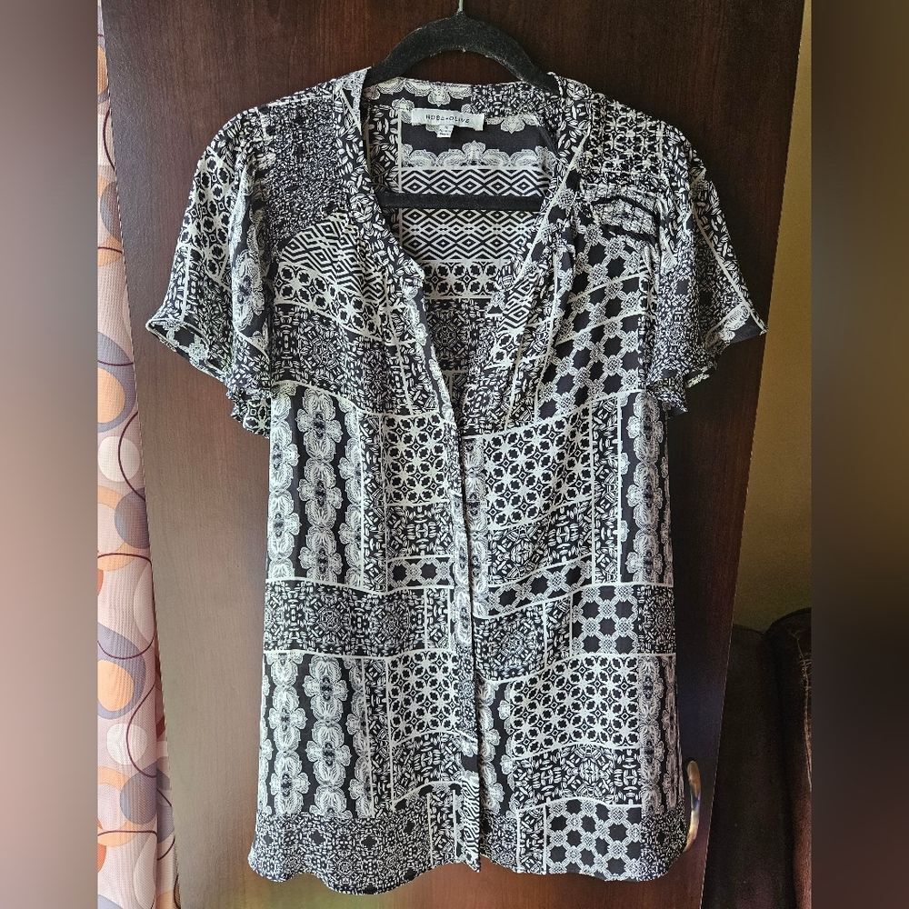 Rose + Olivia Black and White Patterned Sheer Women's Top Size 1X